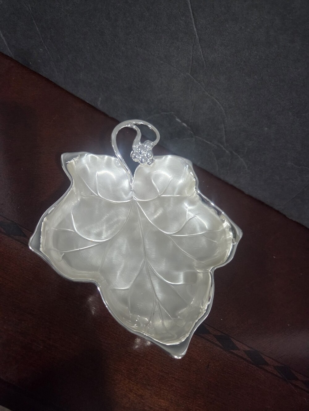 WMF Ikora Elegant Silverplated Grape Leaf Decorative Tray (09)